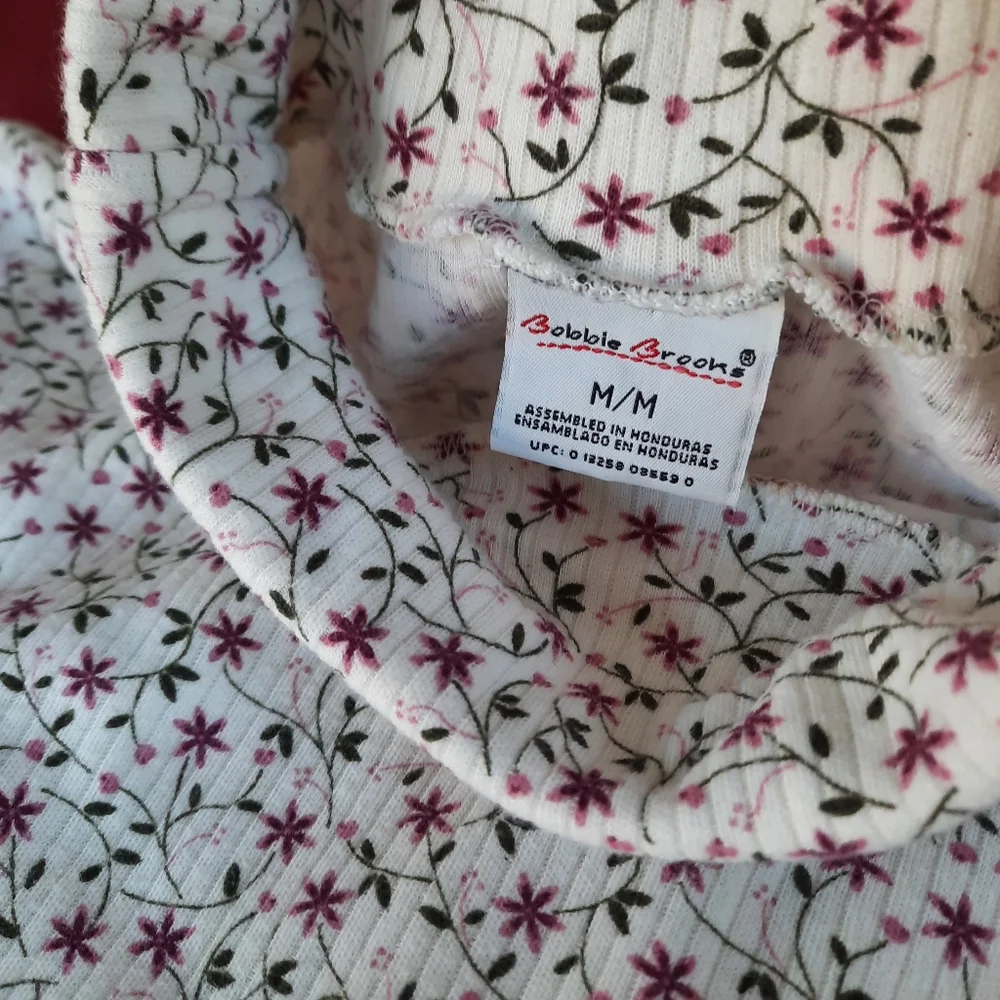 Floral Print Turtleneck - Picture 2 of 6